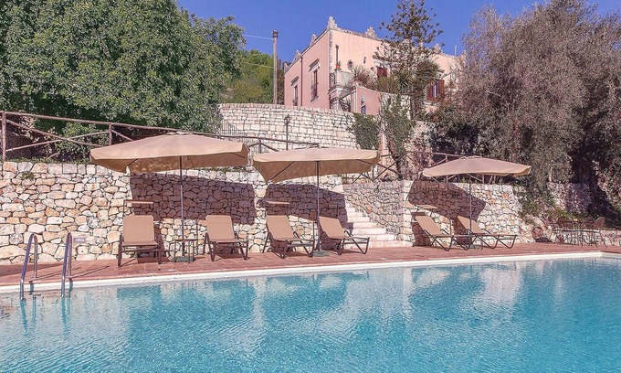 Casa Papa Villa | ancien domaine sicilien avec piscine