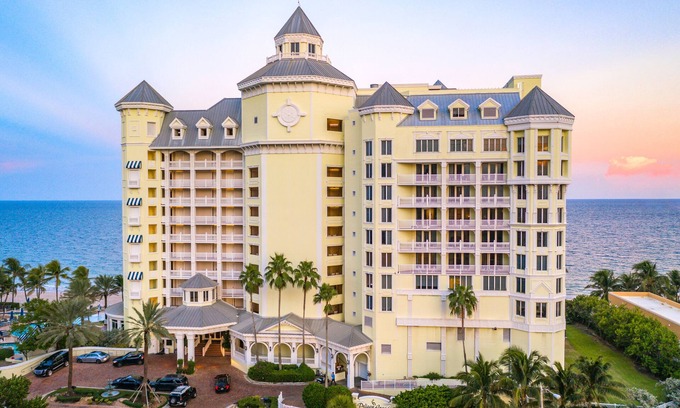Barrier Island Station Balnéaire | Resort located directly on the sand of the Atlantic Ocean! Room w/ an oceanview!