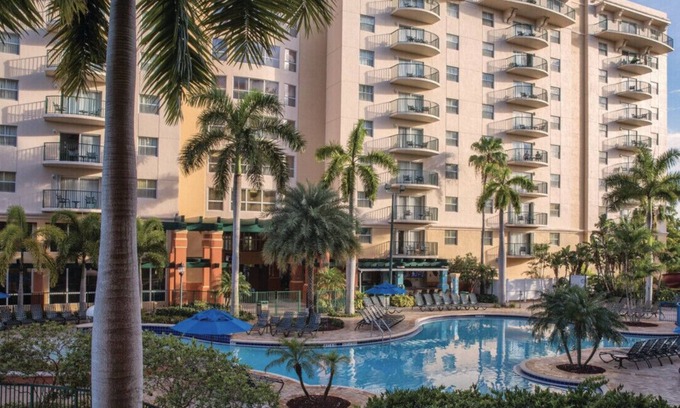 Survey Creek Station Balnéaire | Resort Managed 2 BR -Sleeps 8 at Wyndham Palm Aire -Pools, Free Beach Shuttle!
