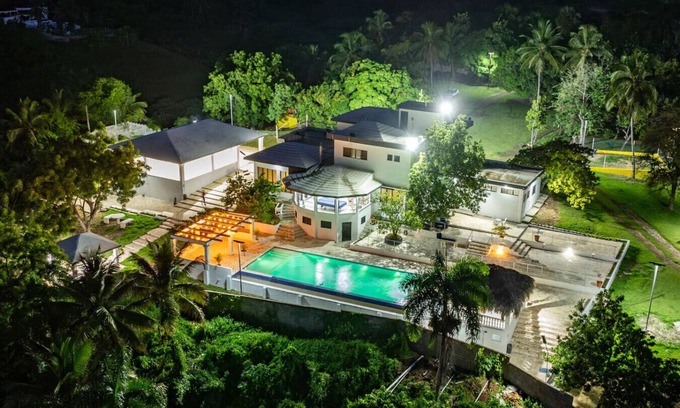 Santo Domingo Maison | Resort Oasis: Pool & Weddings