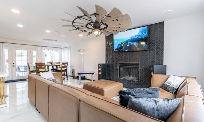 Chandler Maison | Resort setting in Chandler Home with Free Heated Pool /Spa /Game Room /Mini Golf