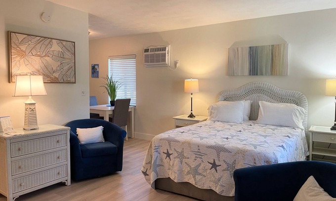 Deerfield Beach Station Balnéaire | Resort Studio with Full Kitchen & Pool - Walk to Beach