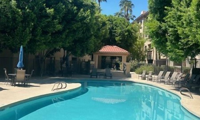 Camelback East Copropriété | Resort Living Beautiful Pool and Spa Biltmore