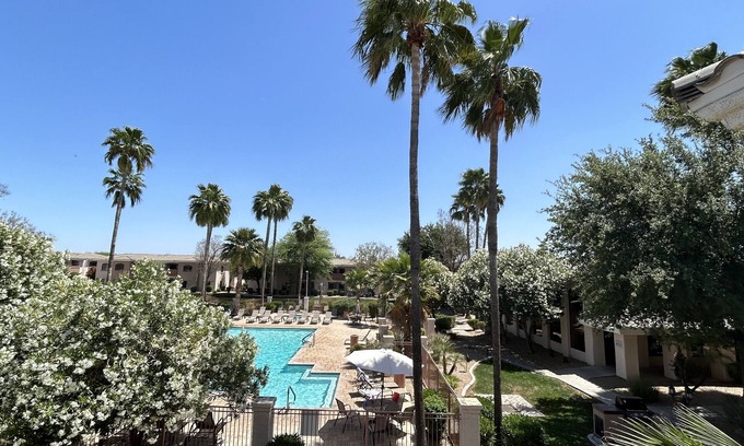 Maryvale Appartement | Resort Style Condo - Desert Breeze Villas