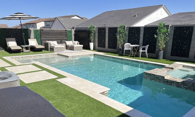 Maricopa County Maison | Resort style Family Oasis w/ Private heated Pool , Hot Tub & BBQ , Golf (3 mi)