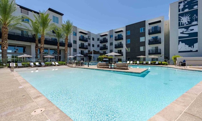 Desert View Village Copropriété | Resort style living in N Scottsdale, 5min to Kierland dining, Phoenix Open, Mayo