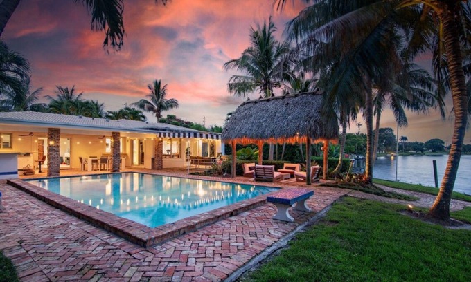 Lake Clarke Shores Maison | Resort-style sophisticated lakefront pool home!