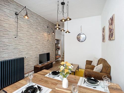 Poncin Maison | Rest and River