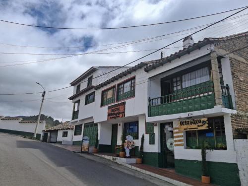 Mongui Maison | Restaurante y Hostal: De La Villa Pa Sumercé
