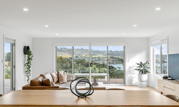 Legana Maison | Restful River Vista - Hosted by: L'Abode