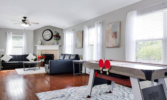Wetmore Maison | Restful Spacious 4Bedroom Central @ Six Flags