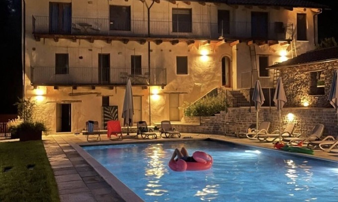 Bonvicino Villa | Villa du 17ème siècle luxueusement restaurée avec piscine, cuisine de chef + WiFi