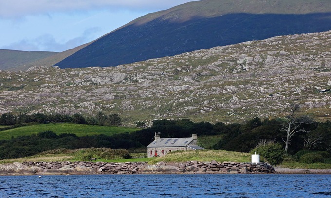 Caherdaniel Cottage | Chalet restauré des gardes-côtes du 18 e s. Au bord de la magnifique estuaire de Kenmare