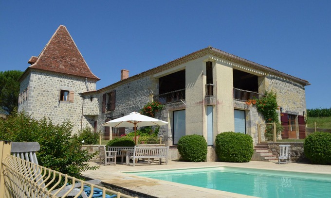 Francescas Maison | Ferme du XVIII eme restaurée, avec piscine, tennis, et vue degagée