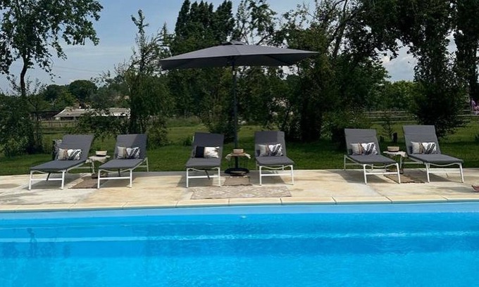 Margueron Autre | Restored Farmhouse that sleeps 16 people with large pool, or ideal for Christmas