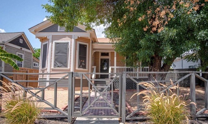 Historic Garderns Maison | Restored Historic 2BR/1.5BA House Near Downtown