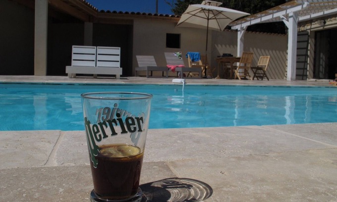 Saint-Andeol-de-Berg Maison | Magnanerie restaurée, piscine chauffée, 2 chattes discrètes vivent dehors l’été