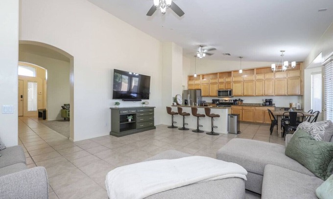 Continental Ranch Maison | RestReady 4BR for Bikes & Hikes!