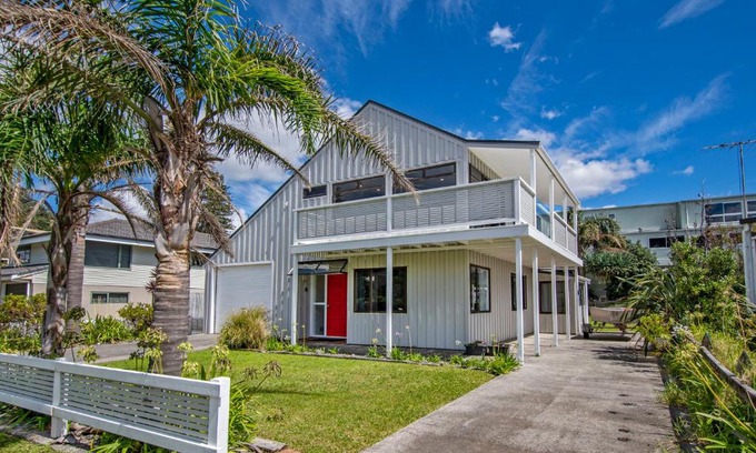 Russell Maison | Retreat at Tapeka Point - Russell Holiday Home