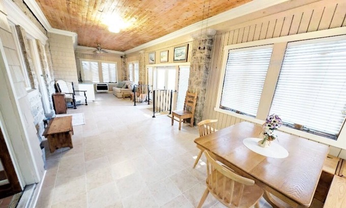 Somers Point Maison | Retreat by the Bay Sleeps 10!