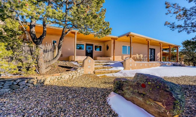 Taos Maison | Retreat in Taos Foothills