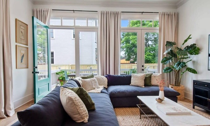 Bywater Appartement | Retreat near Frenchmen | Heated Private Pool