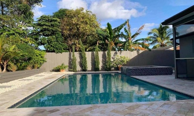 Boynton Beach Villa | RETREAT with SALT WATER HEATED POOL & SPA. SPRING AVAILABLE !