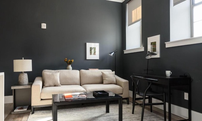 Lafayette Square Appartement | Revived LF Square 1BR with Rooftop by Zencity