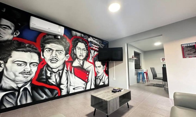 Borinquen Appartement | Revolutionary Escape! 3-BD Lolita Lebron Suite w/Balcony, 4 mins from Crash Boat