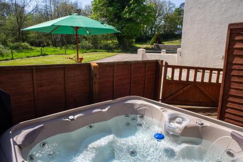 Crosswell Maison | Rhostwarch Old Farmhouse Newport, Pembrokeshire