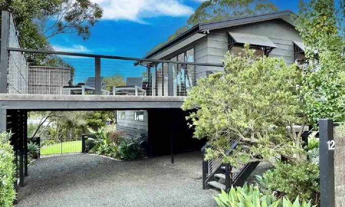 Rhyll Maison | Rhyll - Home With a View
