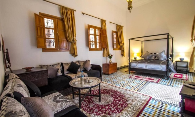 Layoun Lit Et Petit-Déjeuner | Riad Authentic Palace & Spa - Suite Al Ambra