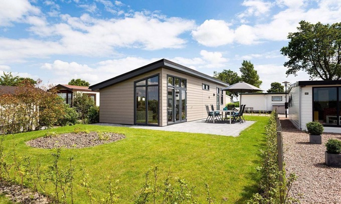 Avenhorn Chalet De Ski | ✓ Rialto MAX at Park Westerkogge ✓ Holiday home for 6 people ✓ Located in Berkhout (North Holland) ✓ Waterfront holiday resort ✓ Book directly at the resort