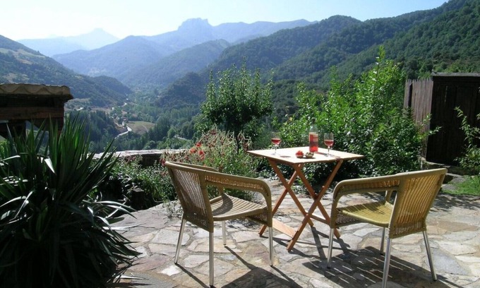 Basieda Appartement | Richard and Suzanne Aparment cozy with an incredible views, quiet Valley.