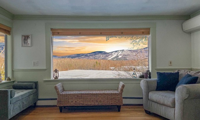 North Conway Maison | Ridge View Chalet | Incredible Views & Location