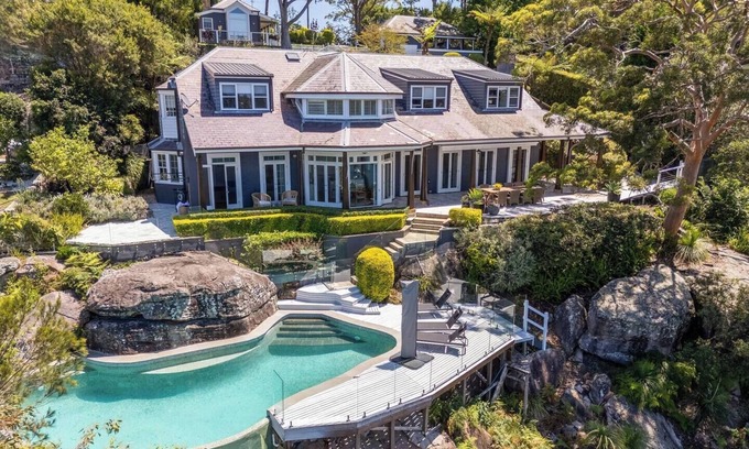 Bayview Maison | Ridgedale House – Luxurious Seaside Retreat