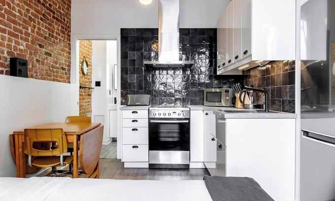 Plateau Mont Royal Appartement | Rififi Studio | WIFI | TV | Balcon | AC
