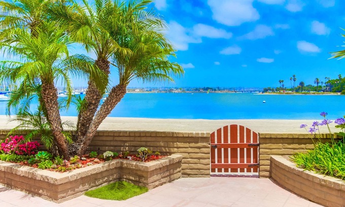 Central Mission Beach Copropriété | Directement sur la plage! Récemment rénové 2BR / 2BA Bayfront. Parfait pour les familles.