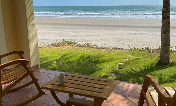 Playa Colorado Copropriété | RIGHT ON THE BEACH!