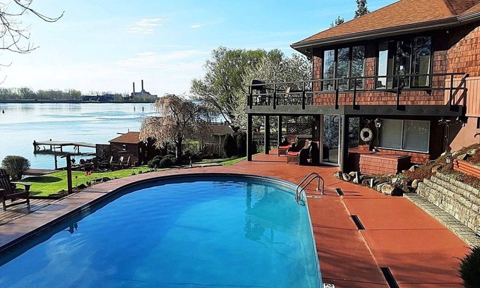 Grand Island Maison | MAISON - SUR LA RIVIÈRE - PISCINE ET HOT TUB - SUR la rivière Niagara Superbe vue! 3 + BR
