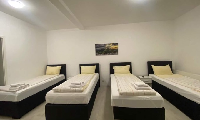 Neumuenster Maison | Ringstraße 37 W2 - 1 bedroom with terrace