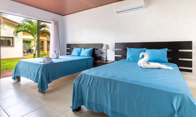 Northern Plains Appartement | Cozy Apt next to famous river Rio Celeste perfect for Family/couple Adventure
