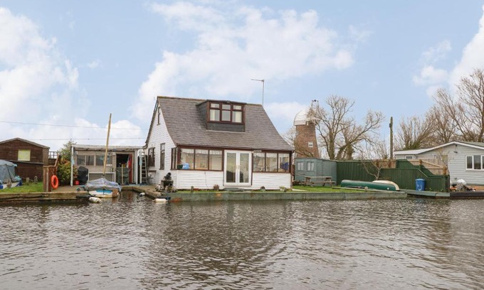 Irstead Maison | Risdene