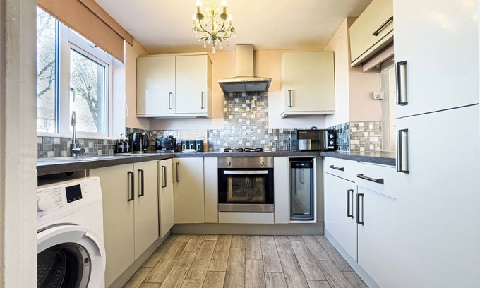 Basildon Maison | Rise Park Cozy House - Basildon