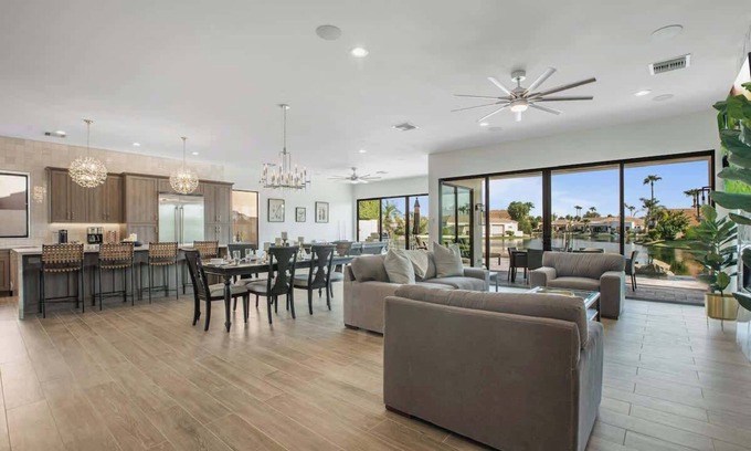 Fox Crossing Maison | Heated Pool at no Charge, 4 Bedrooms 3 Baths, Gourmet kitchen