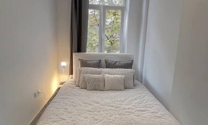 Charleroi Appartement | Rive Gauche I center - train station - airport