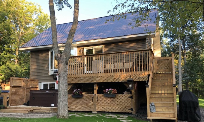 North Bay Appartement | Appartement au bord de l'eau sur la rivière Lavase historique