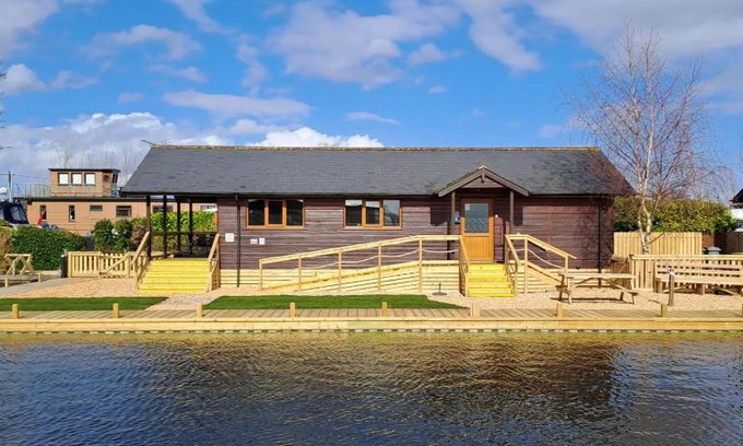 Brundall Maison | River Breeze - Norfolk Broads