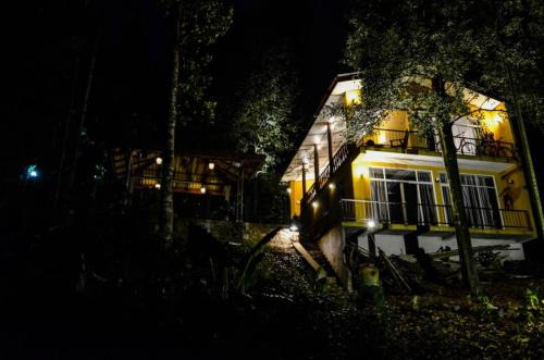 Ukuwela Lit Et Petit-Déjeuner | river edge bungalow