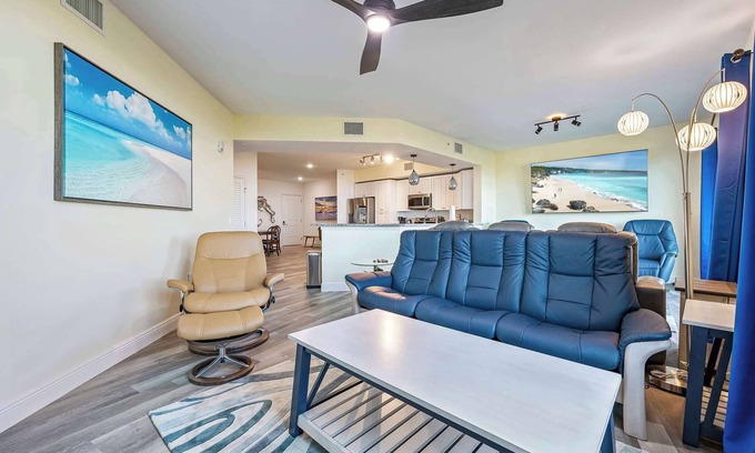 Merritt Island Copropriété | RIVER FLY IN: Updated, Luxurious Waterfront 2BR